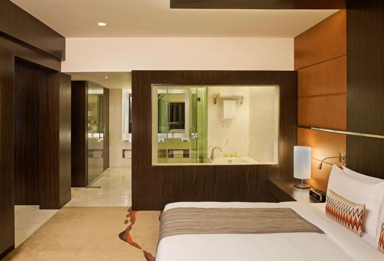Radisson Blu Hotel Amritsar Zewnętrze zdjęcie A room at the Taj Bengal