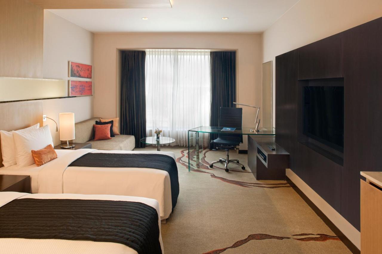 Radisson Blu Hotel Amritsar Zewnętrze zdjęcie A room at the Taj Bengal