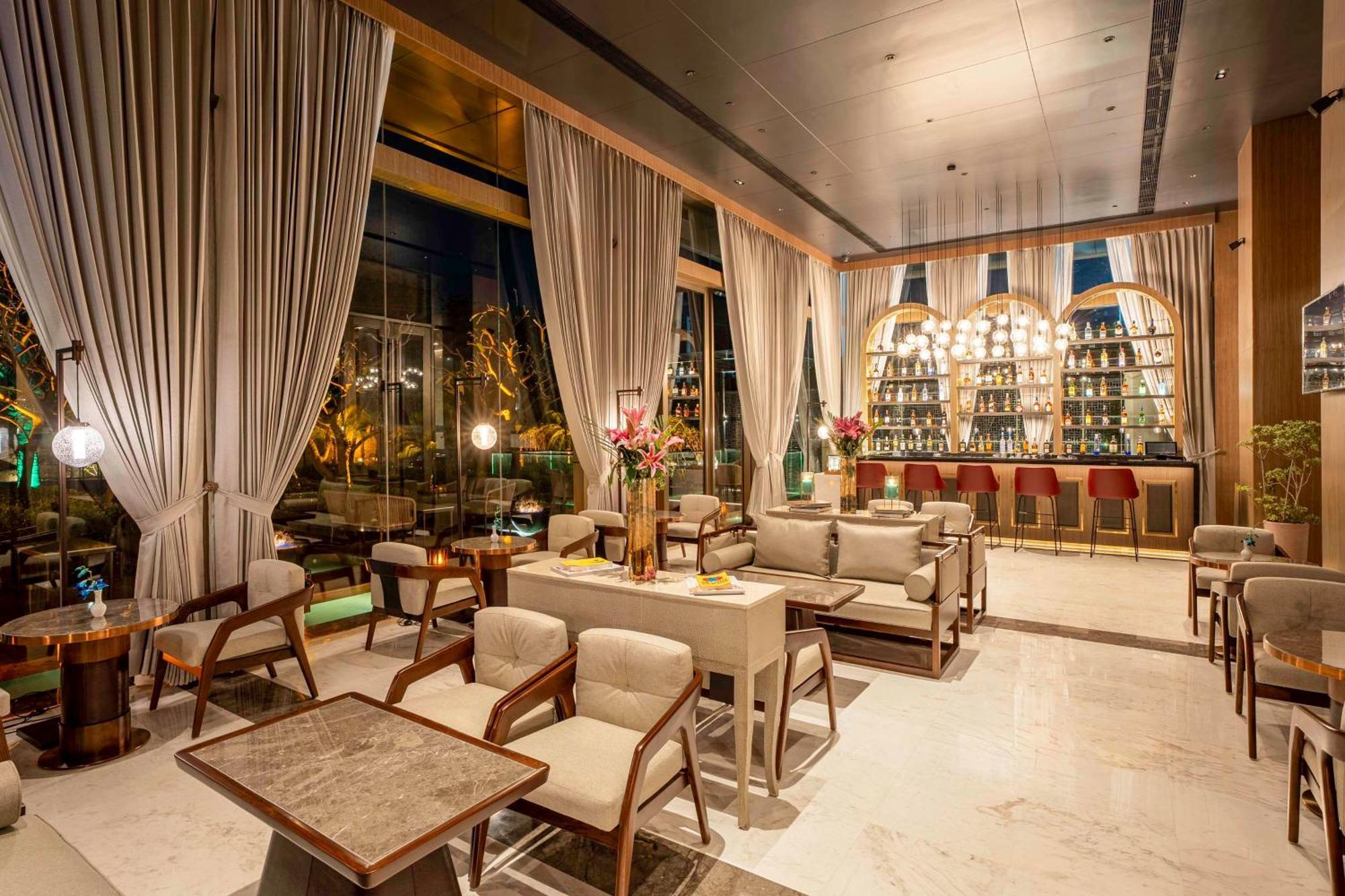 Radisson Blu Hotel Amritsar Zewnętrze zdjęcie The Bar