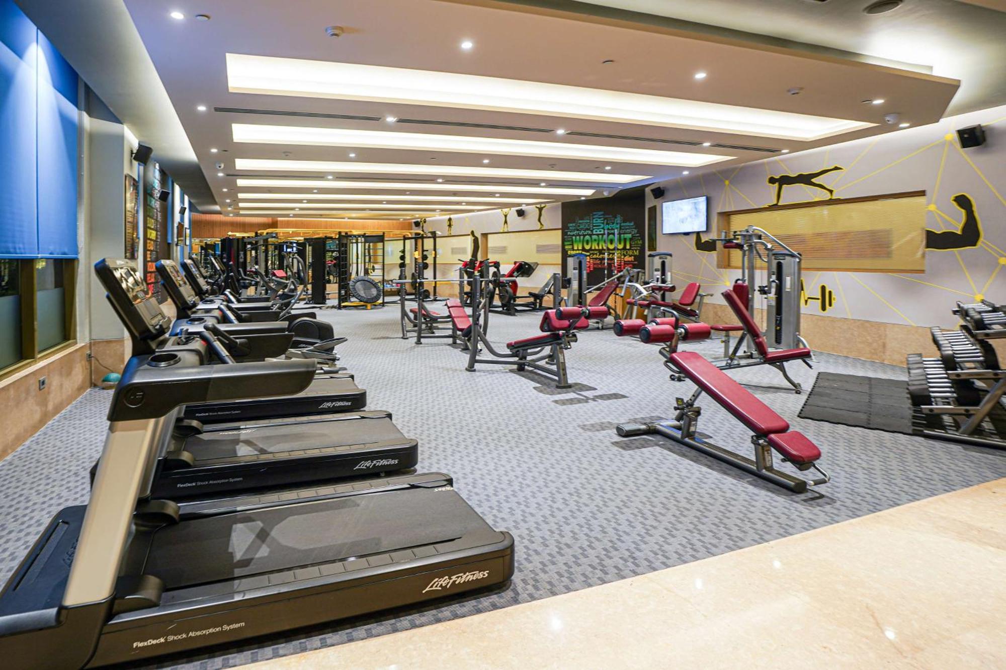 Radisson Blu Hotel Amritsar Zewnętrze zdjęcie The gym at the hotel